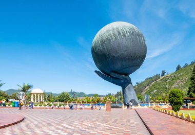 Kolombiya Bogota Jaime Duque Park meydanı tanrı anıtı ile