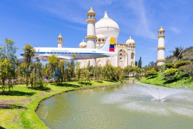 Kolombiya Bogota Jaime Duque Park eski uçak çeşme ve Taj Maha