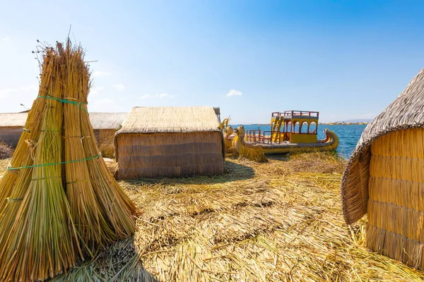 Peru Gölü Titicaca Uros yüzen ada