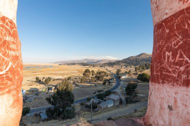 Peru Chucuito Bolivya sınırına giden yolda seyir noktası