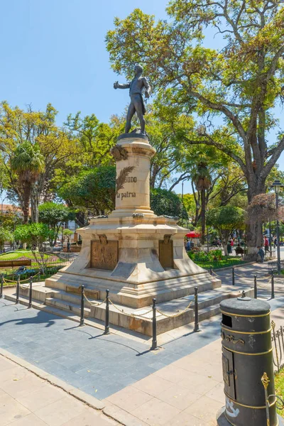 Sucre Bolivia estatua de Bernardo Monteagudo — Foto de Stock