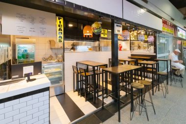 Arjantin Cordoba 31 Mayıs 'ta bu küçük restoran, tarihi merkezin kuzeyindeki belediye pazarı içinde yer almaktadır. Çekim 31 Mayıs 2020