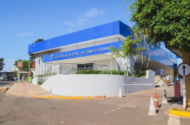 Campo Grande, Brezilya - Junho 25, 2018: Yeni mavi Camara belediye de Campo Grande ön cephe. Şehrin yasama organı.