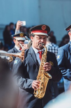 Campo Grande, Brezilya - 26 Ağustos 2018: Civic Parade (desfile civico) 13 de Maio Street. Pirinç saz, şehir Campo Grande - Ms 119 yıl kutlama coşkusu.