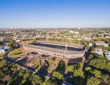 Campo Grande - Ms, Brezilya - 08 Aralık 2018: Dron fotoğraf Estadio Pedro Pedrossian Stadyumu. Estadio Morenao hava view adlı güzel bir güneşli gün. Şehrin ana futbol stadyumu.