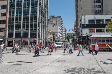 Curitiba - Pr, Brezilya - 14 Aralık 2018: Şehir Curitiba fotoğraf. Ticaret, dükkanlar, yerel halkın, turistlerin ve Bondinho da Xv. 