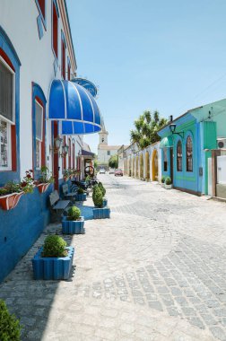 Morretes - Pr, Brezilya - 17 Aralık 2018: Restoran, otel, ticaret Morretes şehir sokak. 