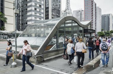 Paulista caddesindeki Tugayiro istasyonu, Sao Paulo Sp Brezilya