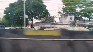 Sao Paulo Sp, Brezilya - 07 Mart 2019: Sao Paulo şehrinin metropenceresinden görünüm. Metro yolculuğu, videoyu hızlandır. Açıklayıcı editoryal.