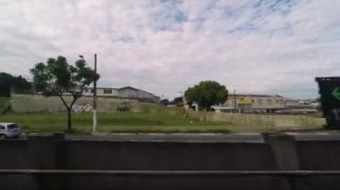 Sao Paulo Sp, Brezilya - 07 Mart 2019: Sao Paulo şehrinin metropenceresinden görünüm. Metro yolculuğu, videoyu hızlandır. Açıklayıcı editoryal.