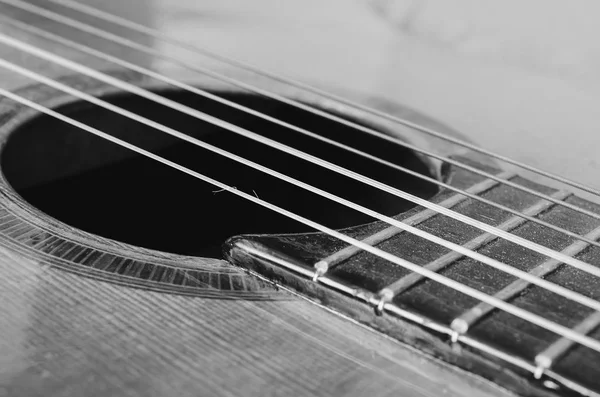 Buraco sonoro de uma guitarra acústica antiga — Fotografia de Stock