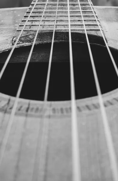 Sound hole of an old acoustic guitar — Stock Photo, Image