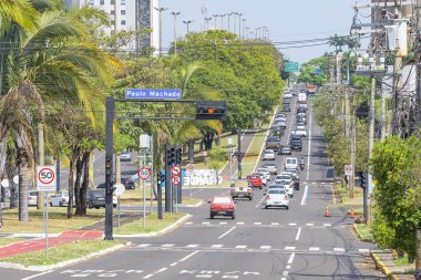 Afonso Pena caddesinde trafik