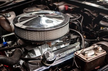 Torino, İtalya - 25 Mart 2018: motoru detay üzerinde 25 Mart 2018 Torino (İtalya) bir klasik Amerikan otomobil sergi 1980 Chevrolet Corvette L-82