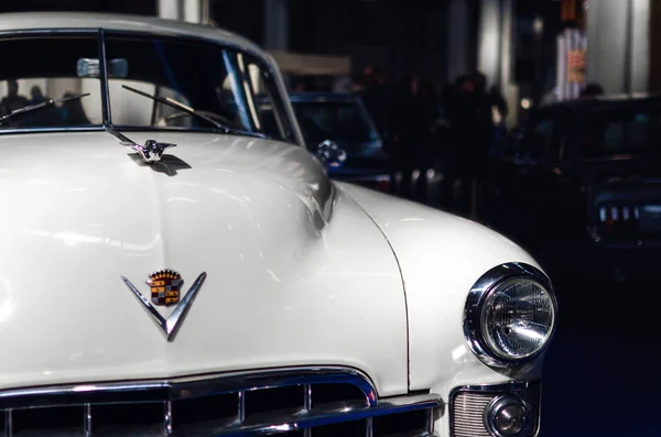 Torino Talya Mart 2018 Beyaz Vintage Cadillac Üzerinde Mart 2018 — Stok fotoğraf