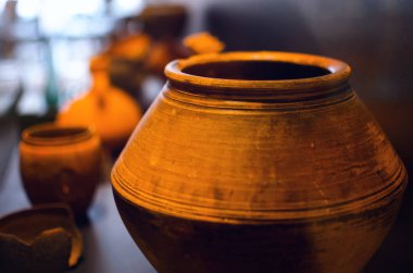 Antik Roma kil çömlek ve vazo