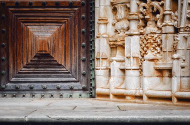 Chris manastır kilisesi dış kapı detay