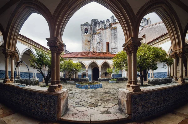 O convento de cristo, antigo reduto templário e mosteiro — Fotografia de Stock