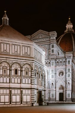 Santa Maria del Fiore 'nin ünlü bazilikası (çiçeğin Aziz Meryem' i), Floransa katedrali, İtalya, ortaçağ vaftiz kilisesi ve gece kubbesi