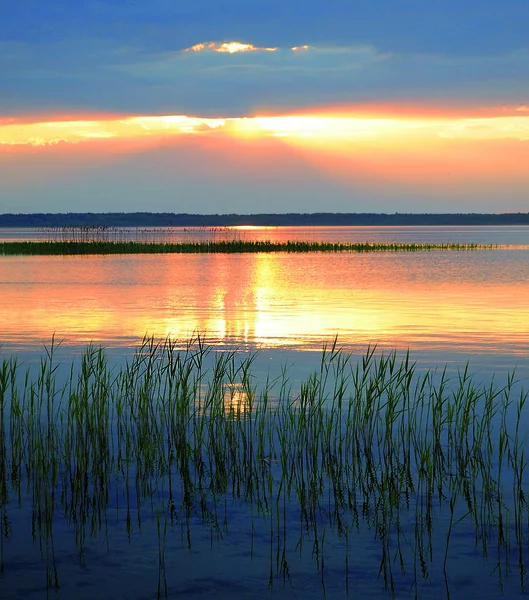 Bella Alba Sul Lago — Foto Stock