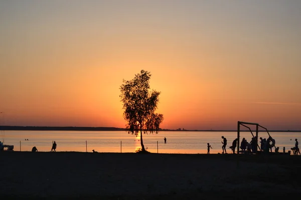 Bel Tramonto Tramonto Romantico Sul Lago Paesaggio Serale Nuvole Riflesse — Foto Stock