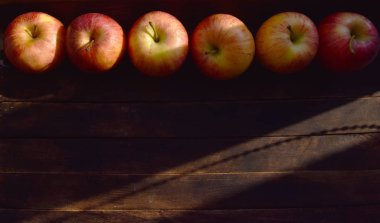 Sonbahar natürmort olgun elma