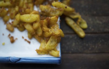 Baharatlı kızarmış patates.