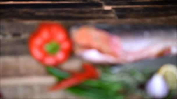 Pesce Rosso Fresco Con Verdure — Video Stock