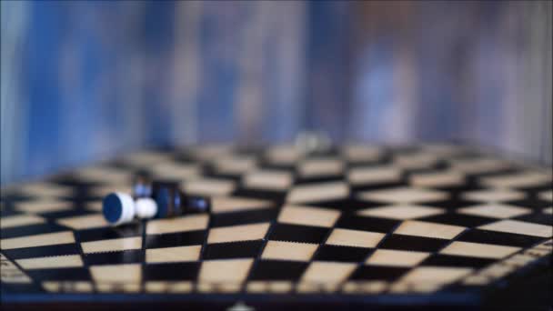Σκακιστικά Κομμάτια Στη Σκακιέρα — Αρχείο Βίντεο