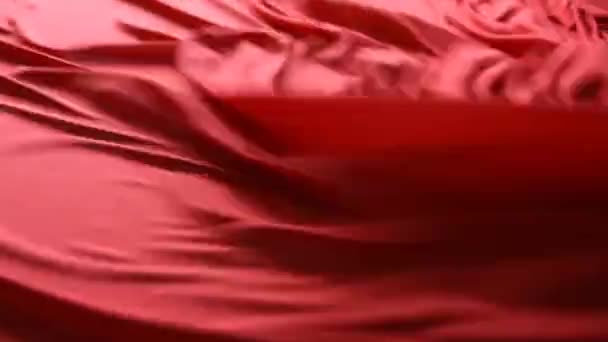 在褶皱明亮的红色织物 — 图库视频影像