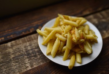 baharat ile kızarmış makarna