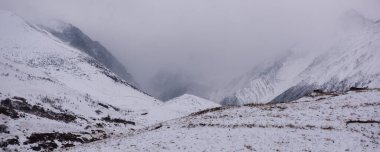  Kuzey Osetya Kafkasya 'nın dağ manzarası