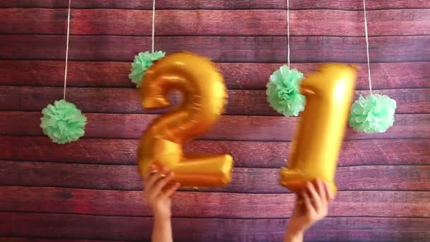 Zadowolony Urodziny Dwadzieścia Jeden Balonów Złoty Numer Obchody Rocznicy — Wideo stockowe