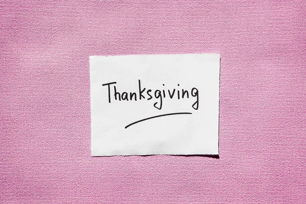 Thanksgiving Text Vitt Papper Med Rosa Bakgrund Tacksägelsedagen Eller Godhet — Stockfoto