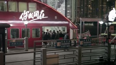 Shanghai, Çin, Shanghai, nehir gezi gemileri 2013 Nisan-Mayıs Waitan çıkabilir. Yolcular bir zevk teknede yüklü.