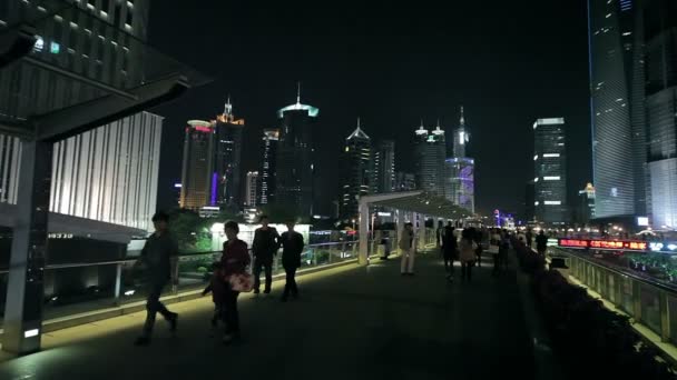 Στους δρόμους της τη νύχτα της Σαγκάης. — Αρχείο Βίντεο
