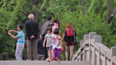 Shanghai Hayvanat bahçesini ziyaret.