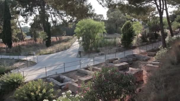 Visita le rovine del teatro greco — Video Stock