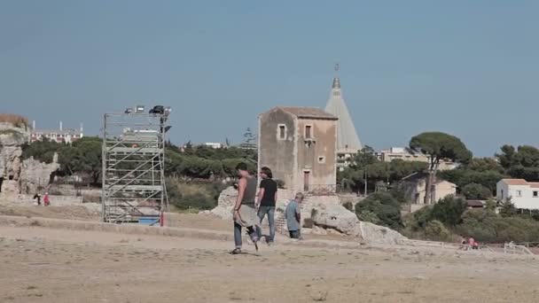 Посетите развалины греческого театра — стоковое видео