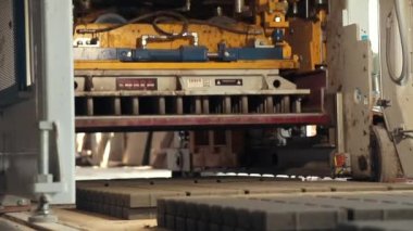 Bina çimento fabrikası'nda Mades engeller. Parke üretim tesisi Prores Codec