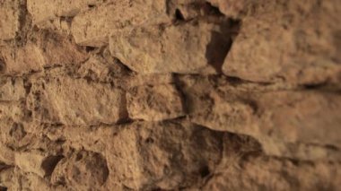 Yontulmuş bir taştan duvar parçası yakın çekim