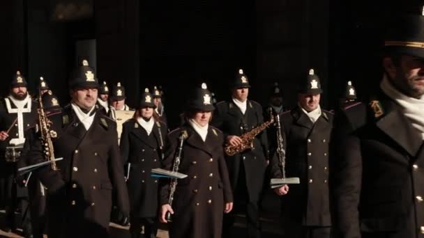 Police Parade Instrumentos Musicais do Vento na Europa. Festival Anual, Mostra — Vídeo de Stock