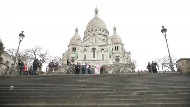 Bazylika Najświętszego Serca Paryż, Francja Kościół rzymskokatolicki. — Wideo stockowe