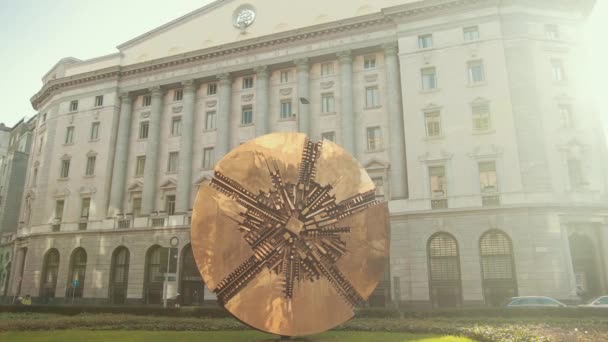 Disco, abstrakte Bronzeskulptur mit zeitgenössischem Wert — Stockvideo