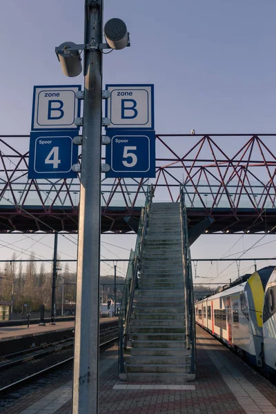 Banliyö Tren Platformu Aarschot Tren Istasyonuna Aarschot Vlaams Brabant Flanders — Stok fotoğraf