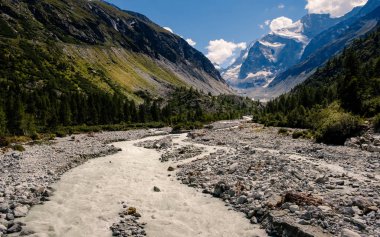 Navisence nehri, Val d' Anniviers, İsviçre