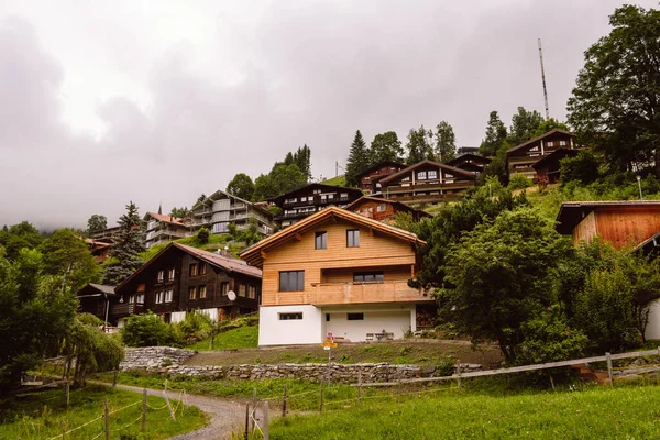 Lauterbrunnen Bernese Oberland Švýcarsko Července 2019 Pohled Malebnou Alpskou Vesničku — Stock fotografie