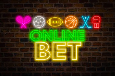 Neon tabela online bahis, spor sembolleri, futbol, Amerikan futbolu, basketbol, boks, Tenis, hokey bir tuğla duvar zemin karşı. Kavram bahis online spor bahisleri.