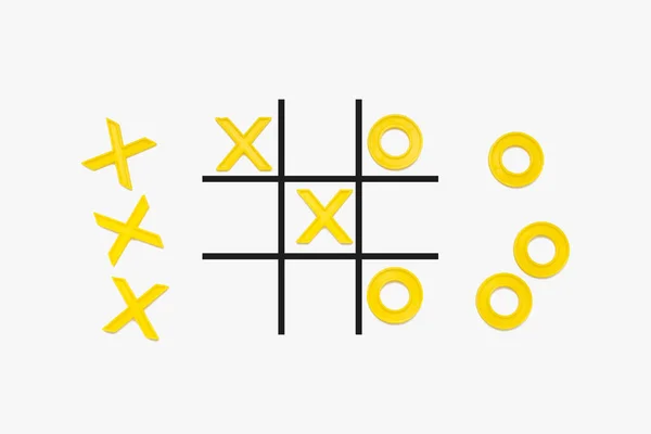 Field Playing Tic Tac Toe Yellow Plastic Noggin Crosses White — Stock Photo, Image