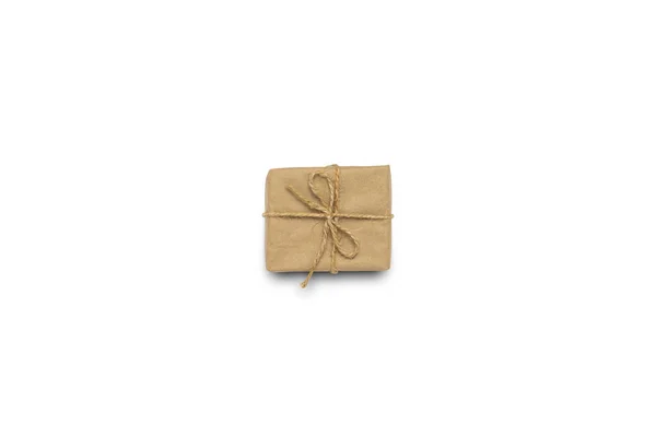Coffret Cadeau Papier Artisanal Sur Fond Blanc Isolé Concept Cadeau — Photo